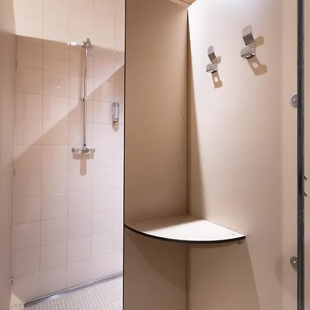 Le Bout Du Parc Hostel Βερσαλλίες