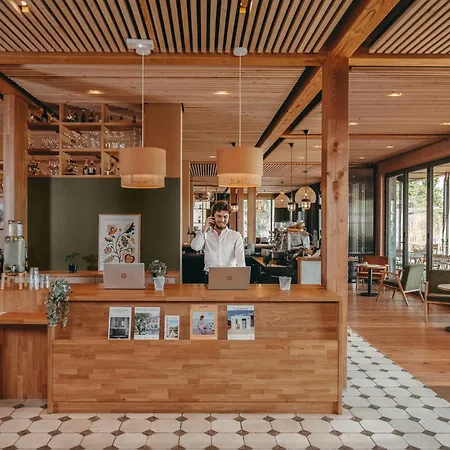 Le Bout Du Parc ホステル *