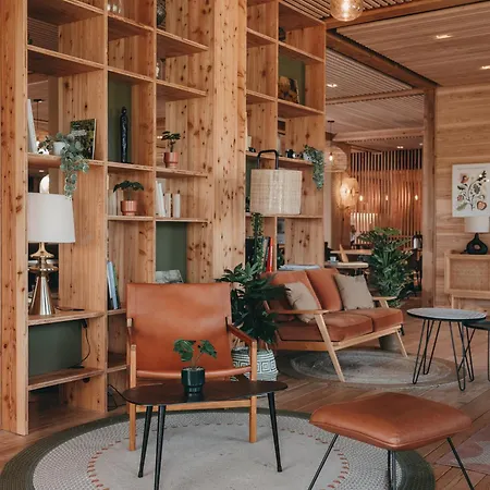 Le Bout Du Parc Hostel *