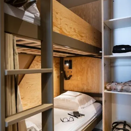 Le Bout Du Parc Hostel Βερσαλλίες
